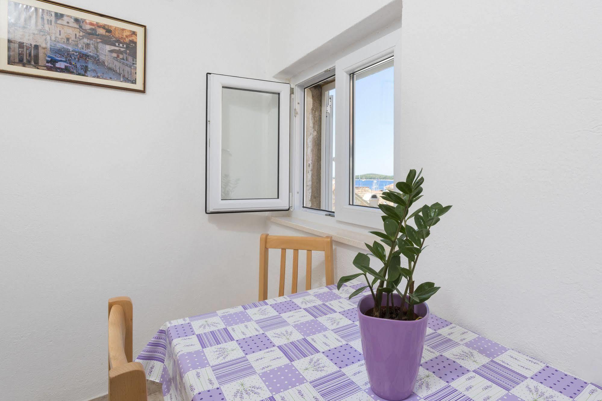 Apartman Nona 1 *